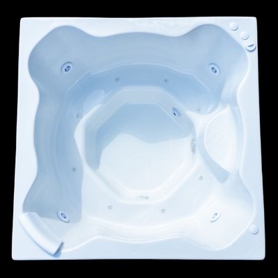 4 Seater Jacuzzi