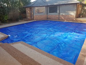 Fitted pool cover
