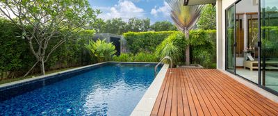 Commercial swimming pool